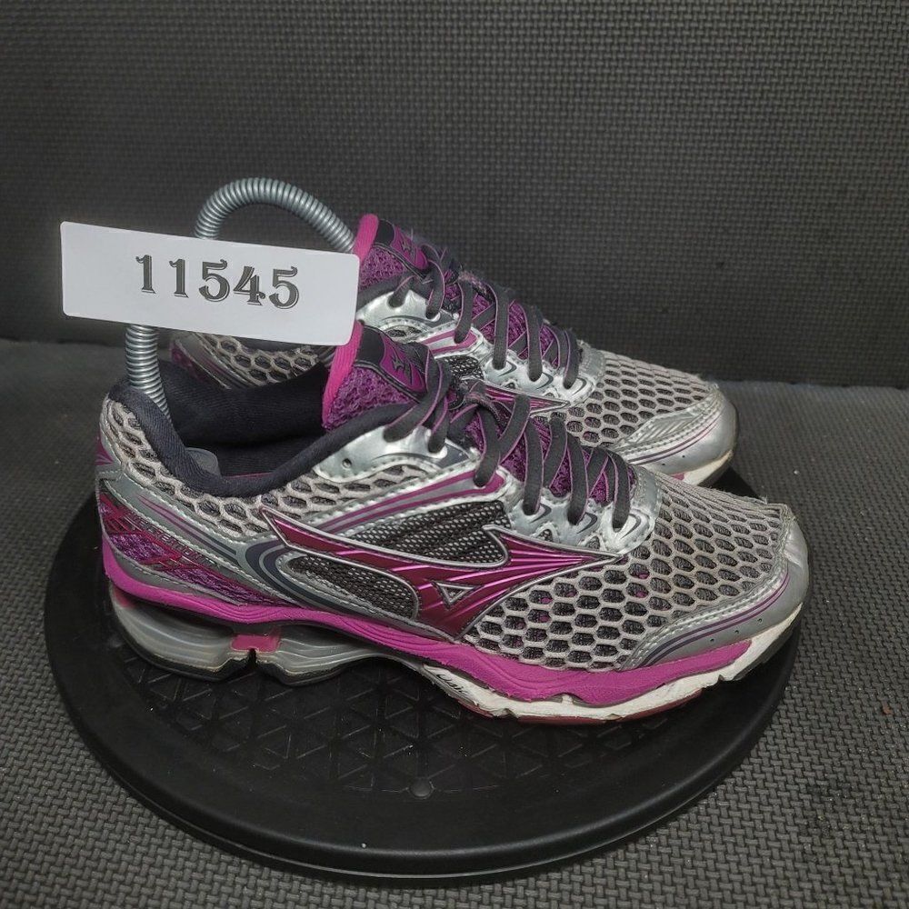 Mizuno Gray Athletic Shoes with Mesh Upper and Wave Design